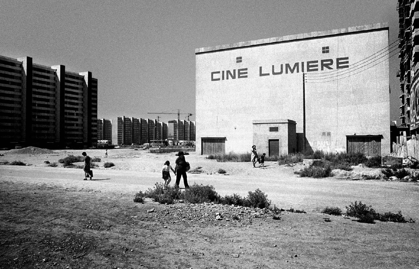 View of a peripheral city with a cinema called Lumiere