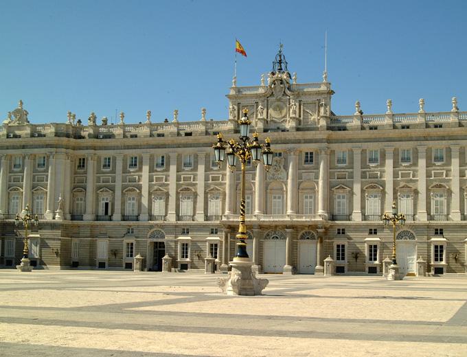 Image of a facade of the Royal Palace