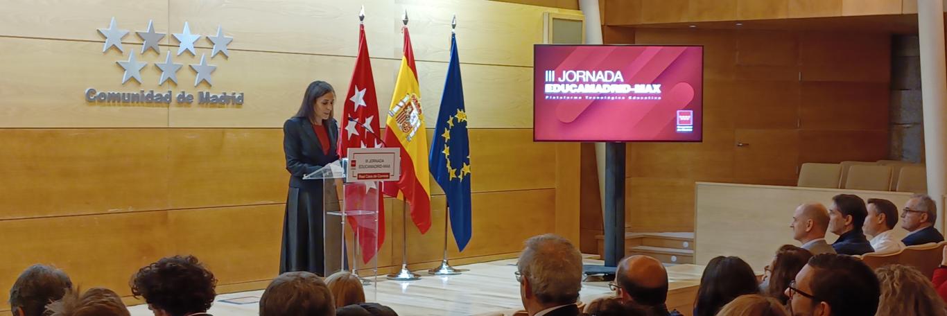 Silvia Roldán durante la presentación sobre EducaMadrid