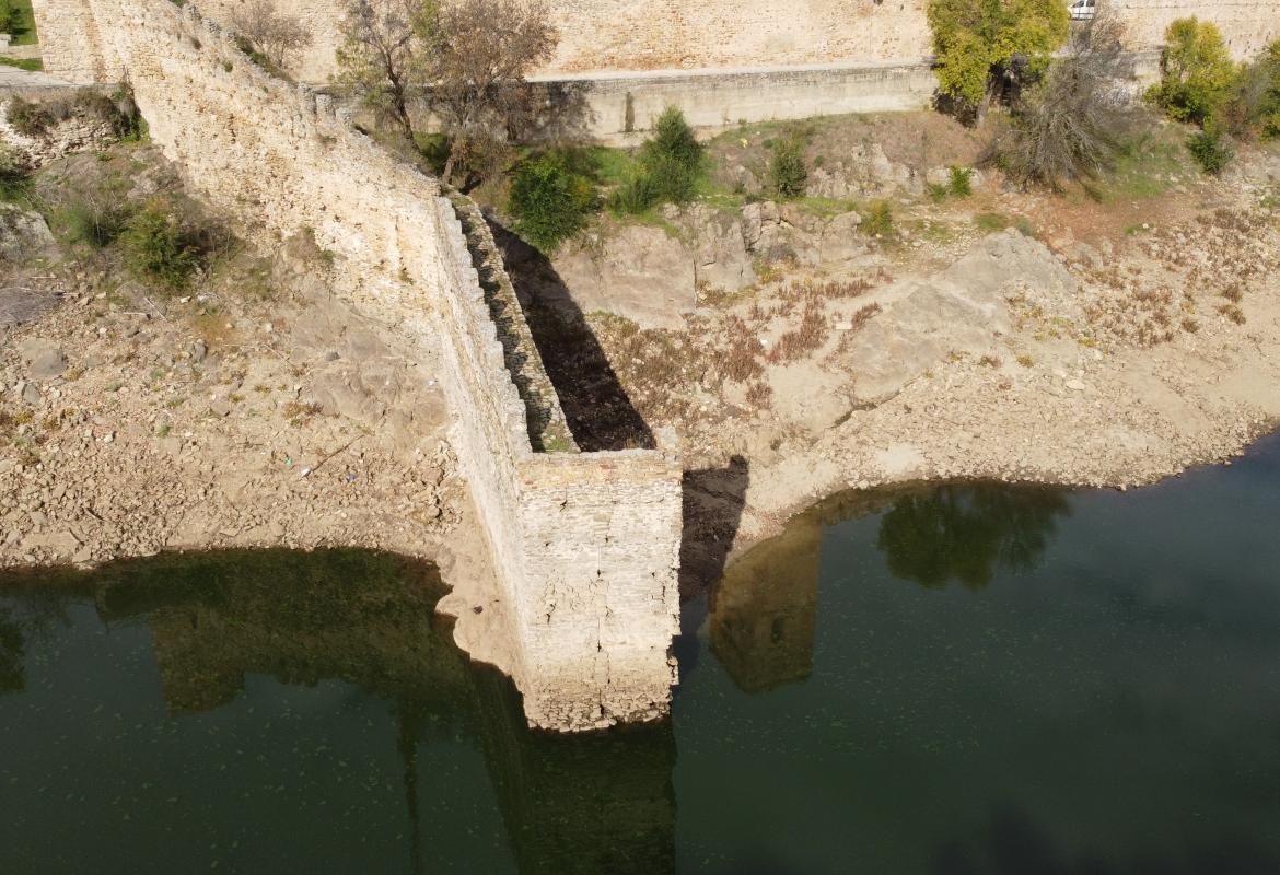 la coracha Buitrago antes de la restauración