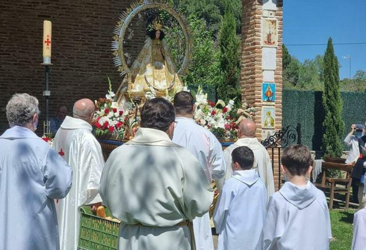 El «Día de la Caridad de la Virgen de la Poveda y sus Castillos Humanos Andantes» 