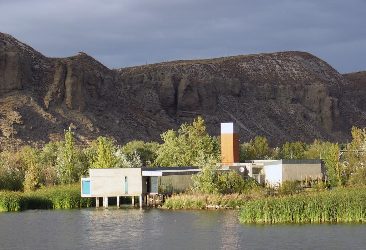 Vista del Centro de educación ambiental ubicado en la laguna de El Campillo