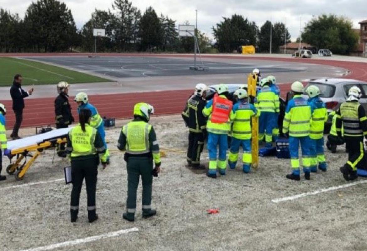 simulacro de varios cuerpos de seguridad y emergencias en jornada de coordinación en accidentes de tráfico