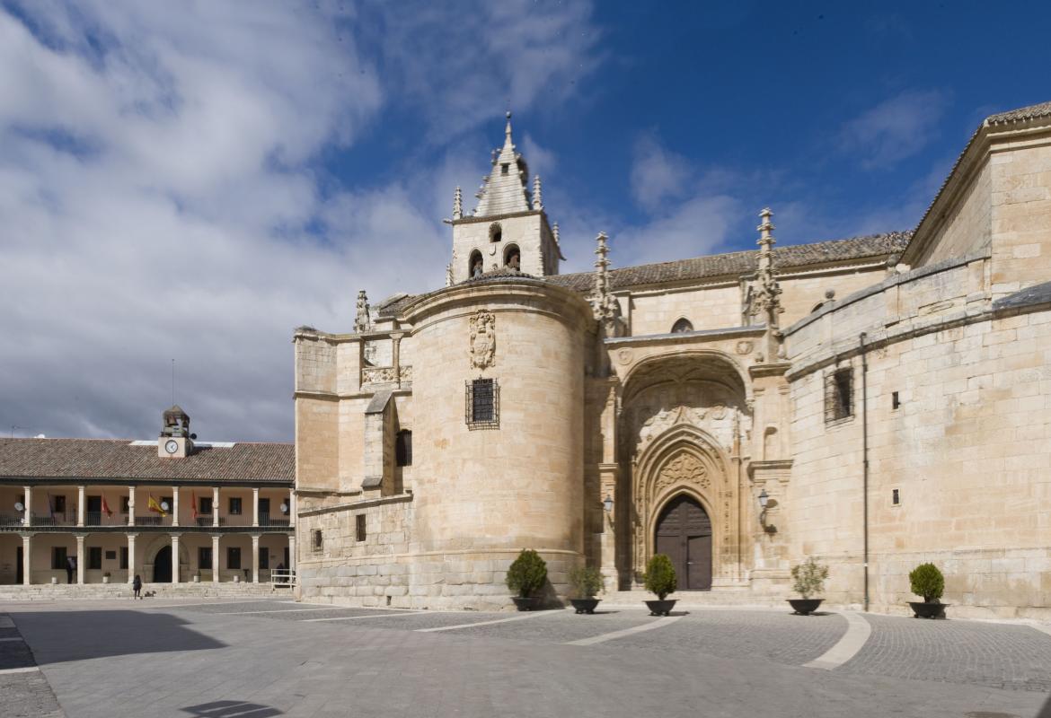 Plaza mayor de Torrelaguna