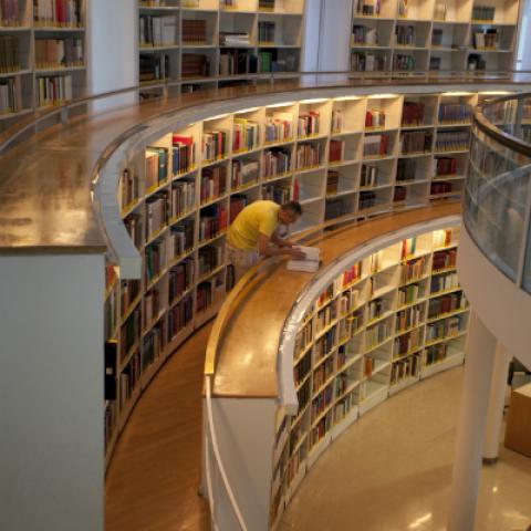 Biblioteca Pedro Salinas (Centro)